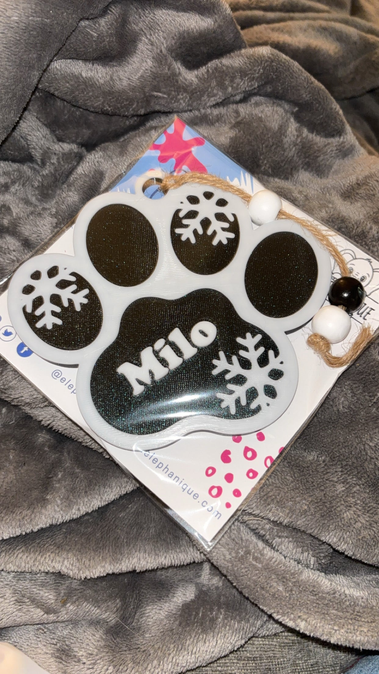 Personalized Paw Print Ornament – 3D Printed Pet Name Decoration