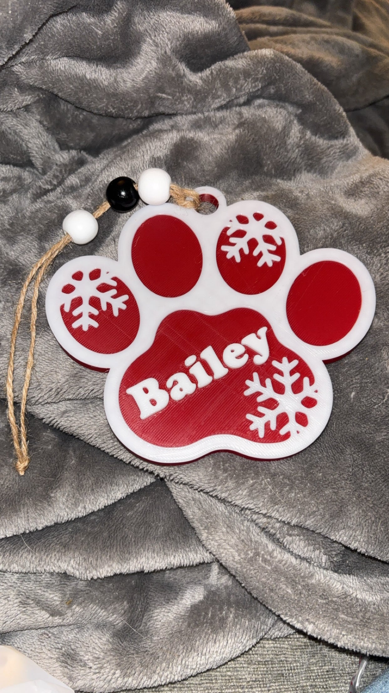 Personalized Paw Print Ornament – 3D Printed Pet Name Decoration