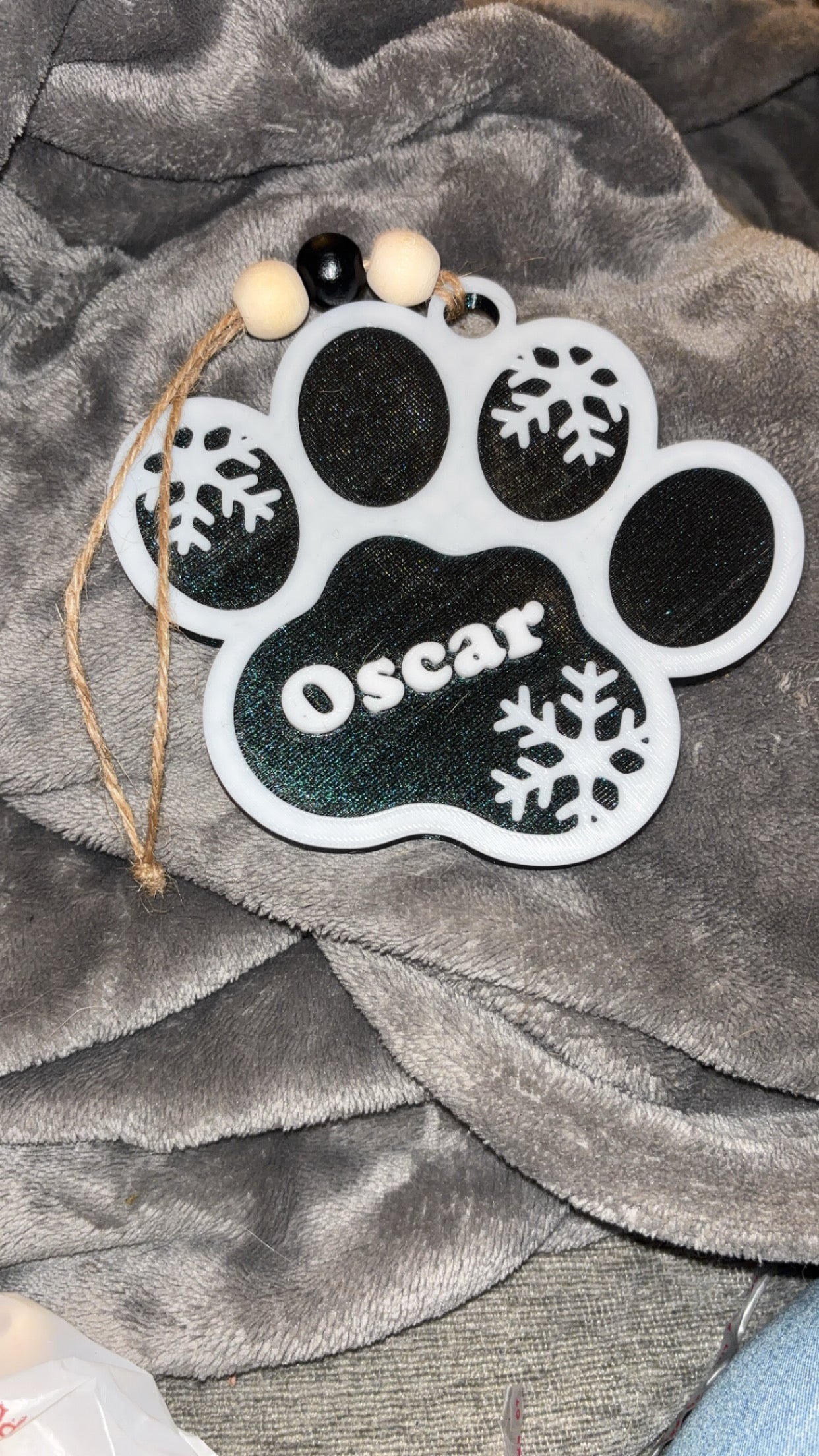 Personalized Paw Print Ornament – 3D Printed Pet Name Decoration