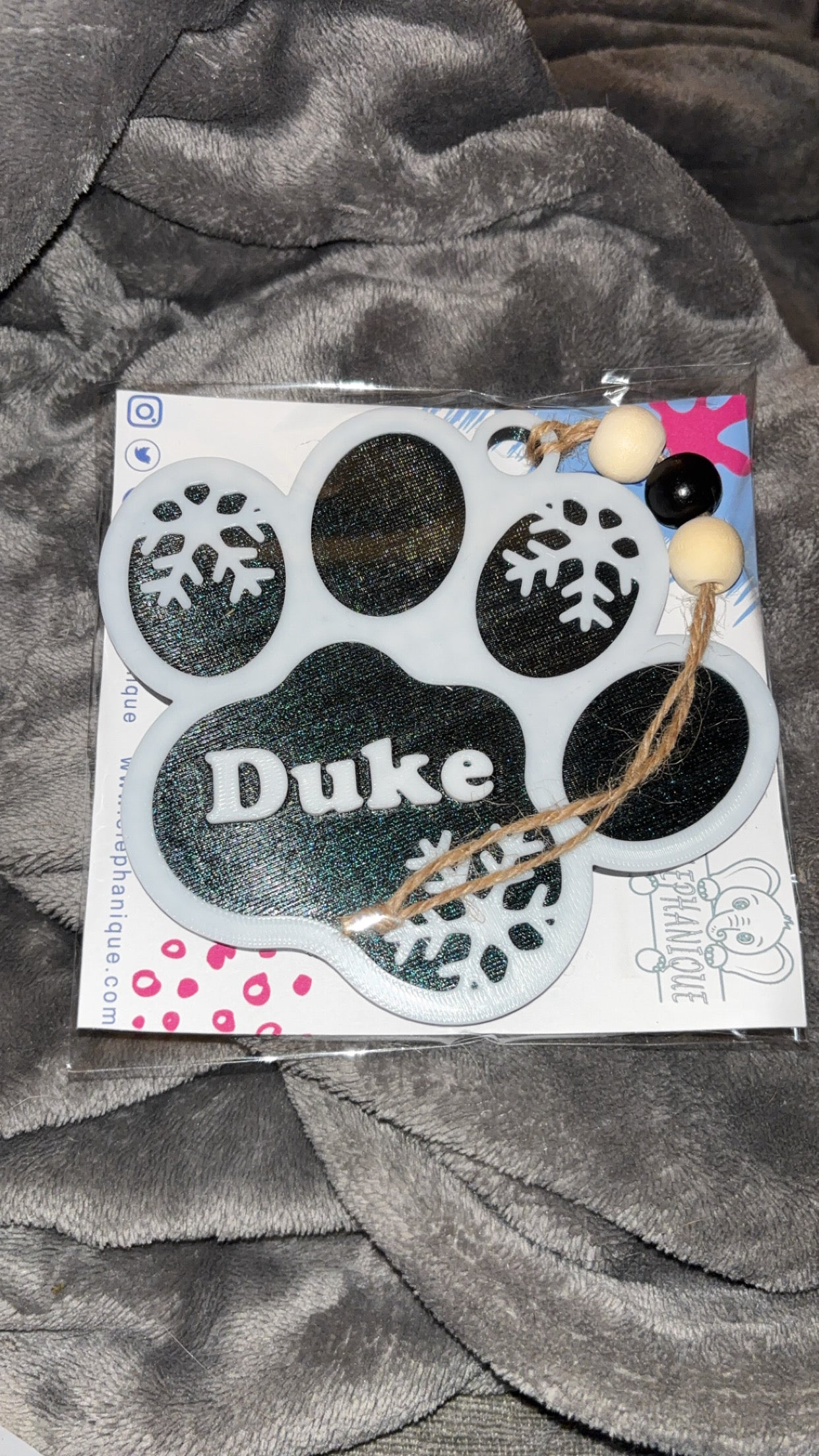 Personalized Paw Print Ornament – 3D Printed Pet Name Decoration