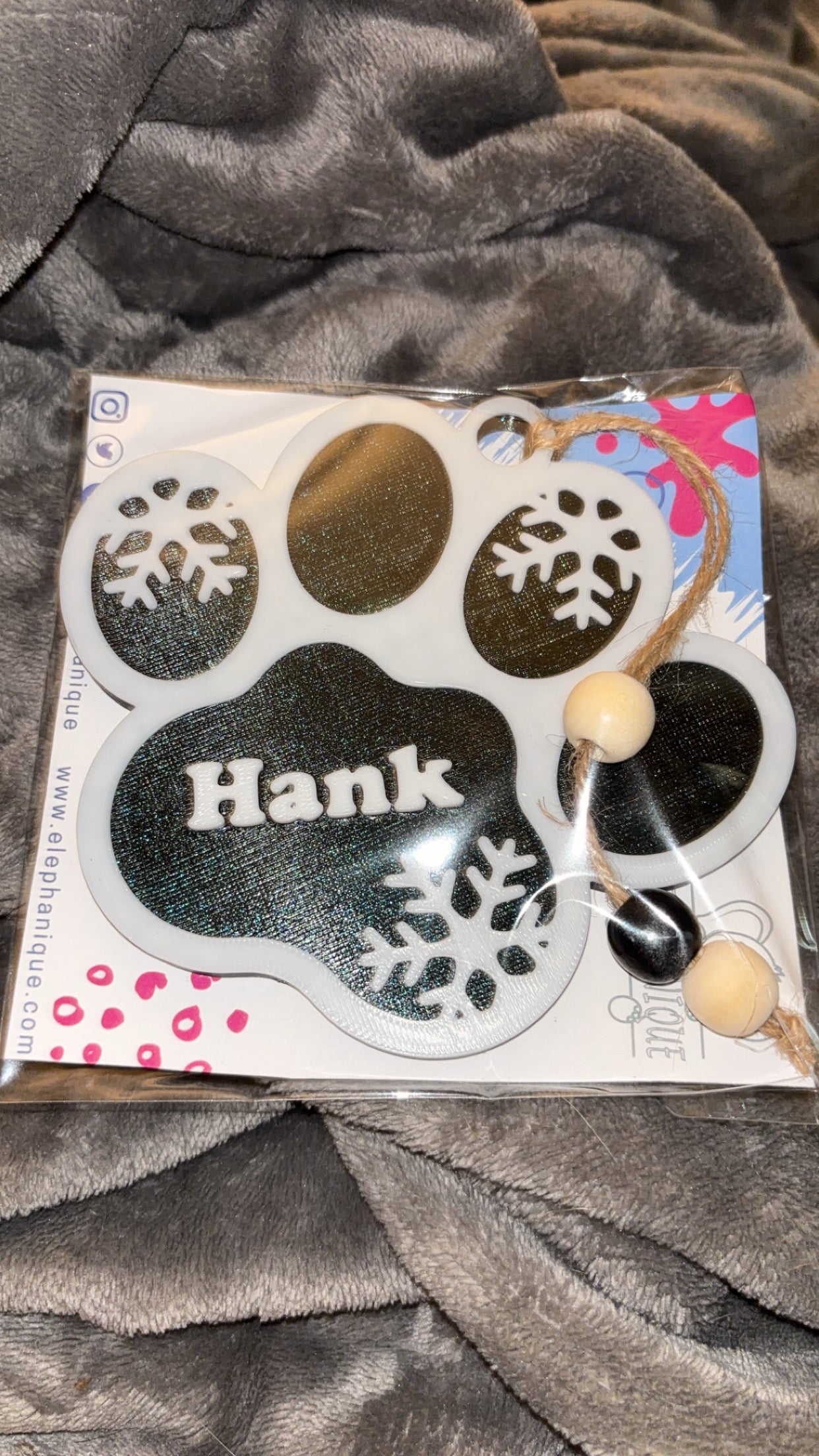 Personalized Paw Print Ornament – 3D Printed Pet Name Decoration
