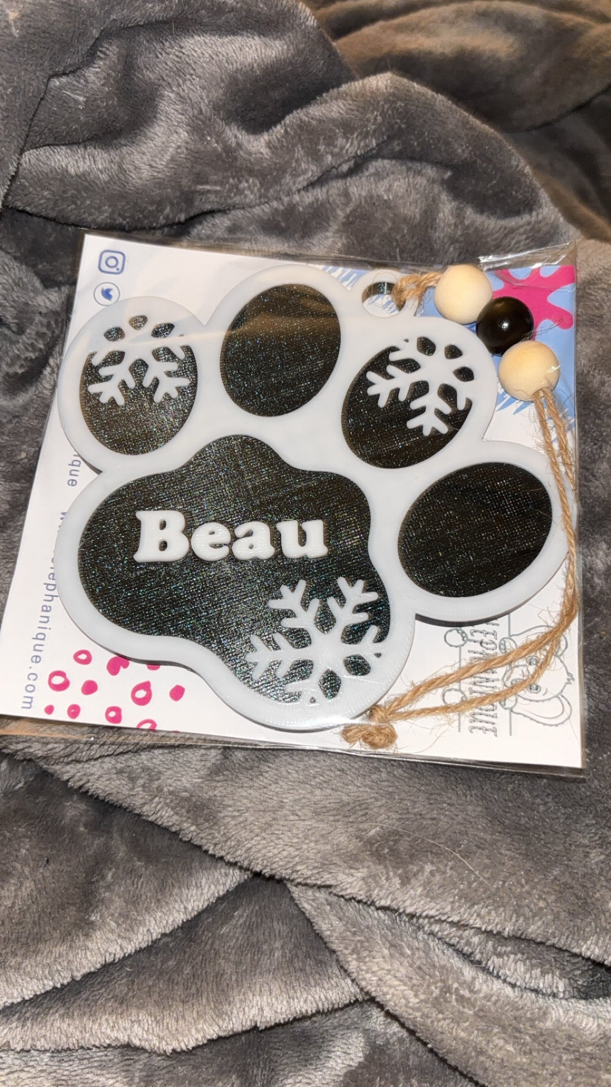 Personalized Paw Print Ornament – 3D Printed Pet Name Decoration