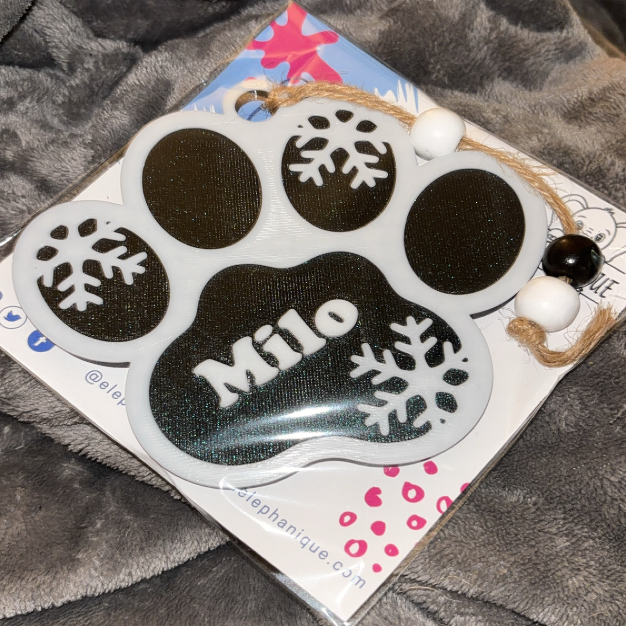 Personalized Paw Print Ornament – 3D Printed Pet Name Decoration