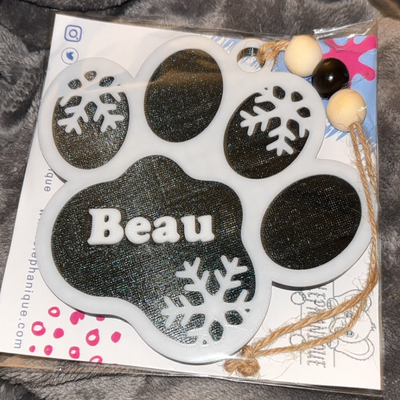 Personalized Paw Print Ornament – 3D Printed Pet Name Decoration
